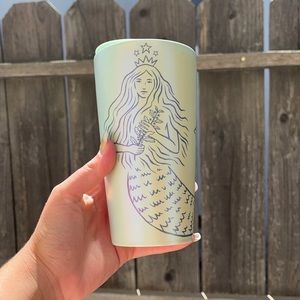 Starbucks mug limited addition comes with